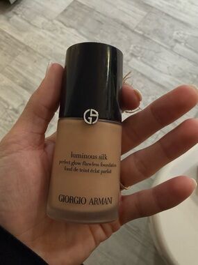 Giorgio Armani Luminous Silk Foundation - Beige